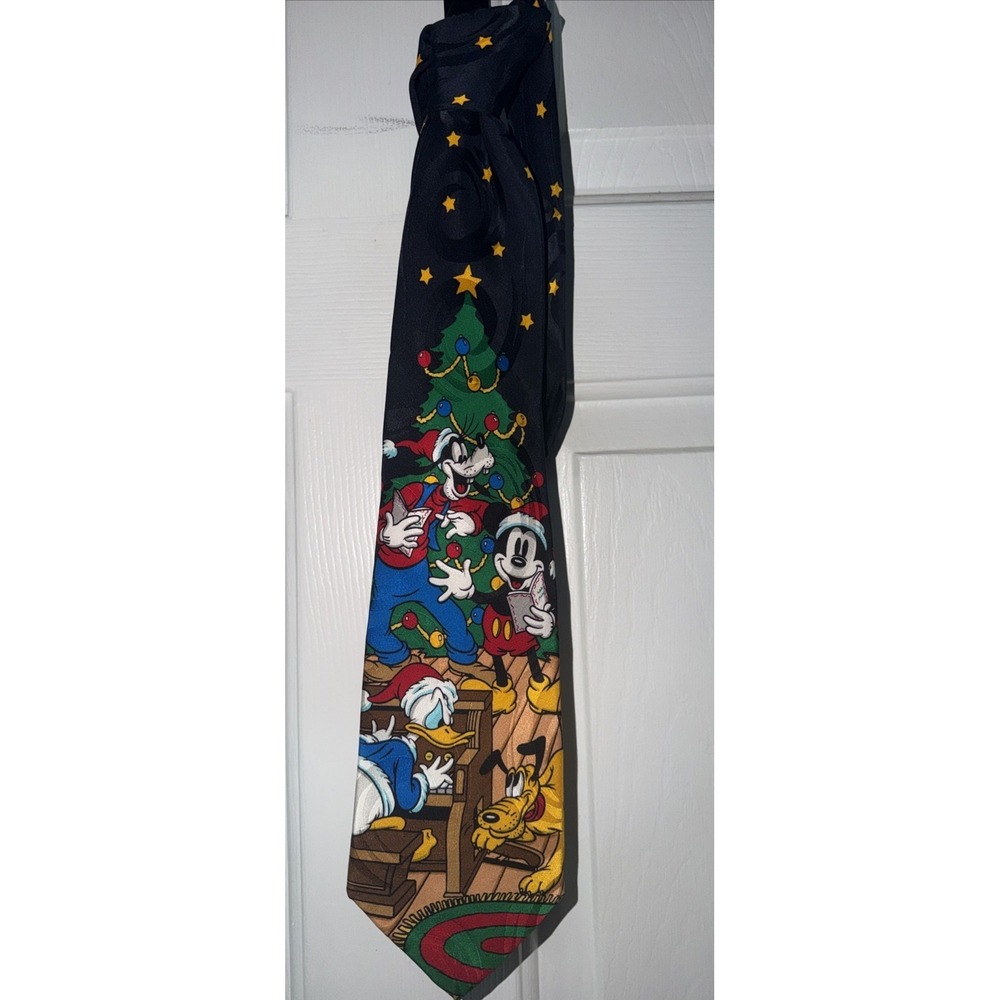 Disney Mickey Unlimited Christmas Mens Tie 100% Silk  RN# 78469 Necktie Goofy